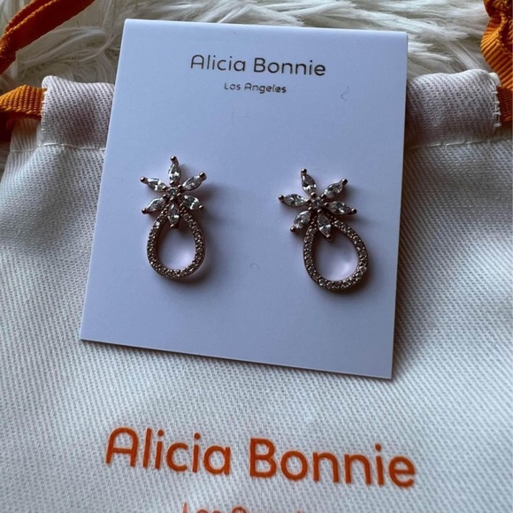Alicia Bonnie May Flowers Stud Earrings - Picture 3 of 3